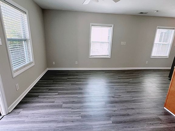 3rd image of 402 Price Ave