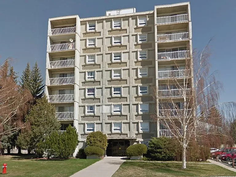 1941 Mayor Magrath Dr S — Photo 7