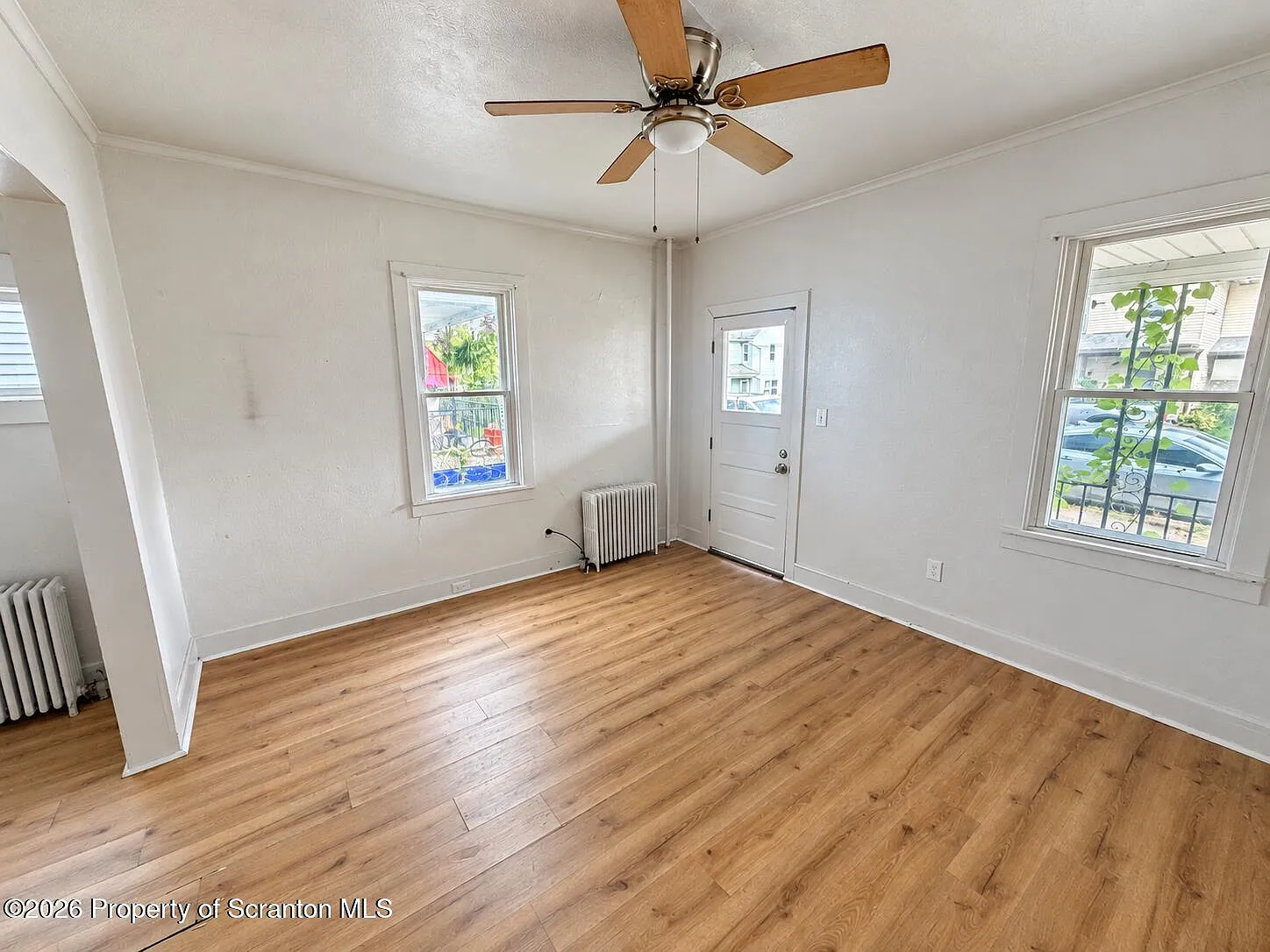 438 14th Ave — Photo 3