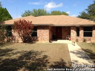 127 Travis, Pleasanton, TX 78064