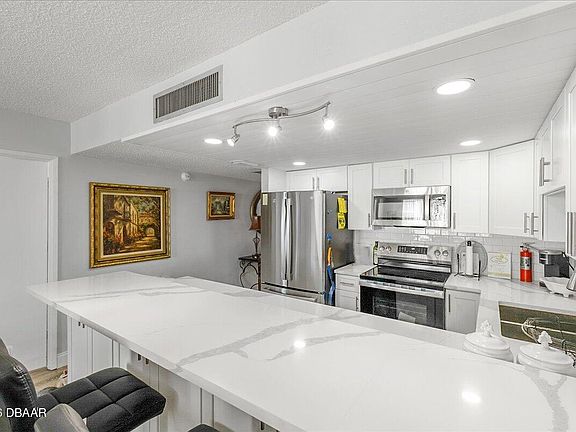 4th image of 2947 S Atlantic Ave APT 506