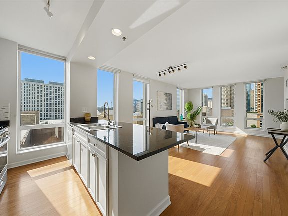 4th image of 1250 S Michigan Ave APT 1009