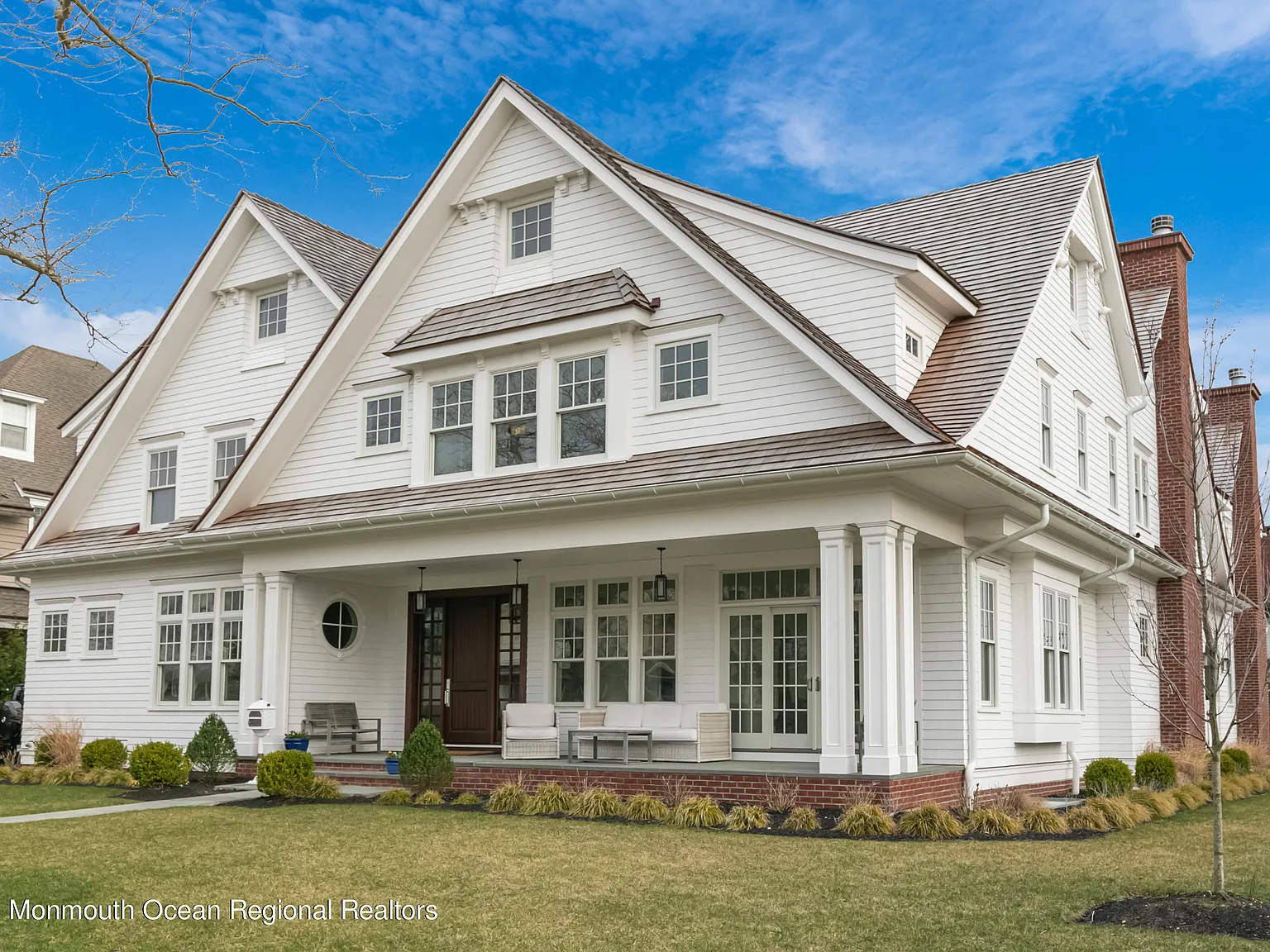 7 bed, 9.5 bath, 7340 sqft, $35,000 — Photo 2