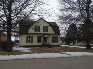355 N 6th St, David City, NE 68632