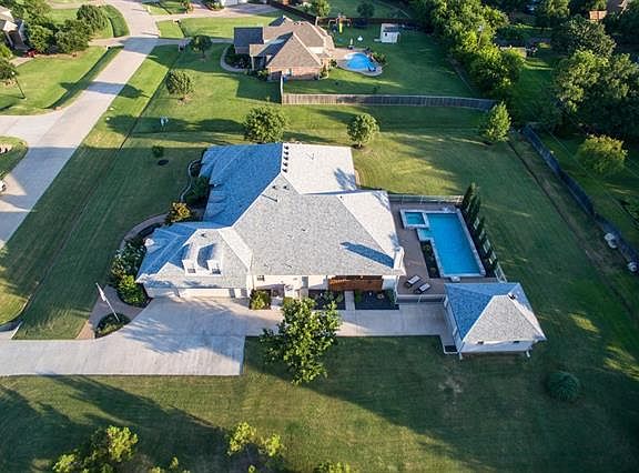 2nd image of 120 Forest Park Dr