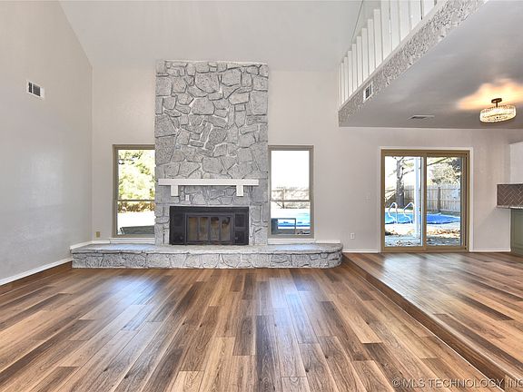 5th image of 24215 E Sisemore St