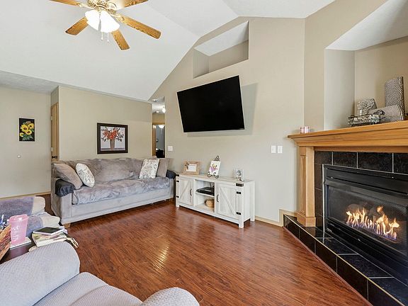 5th image of 502 N Claremont Place