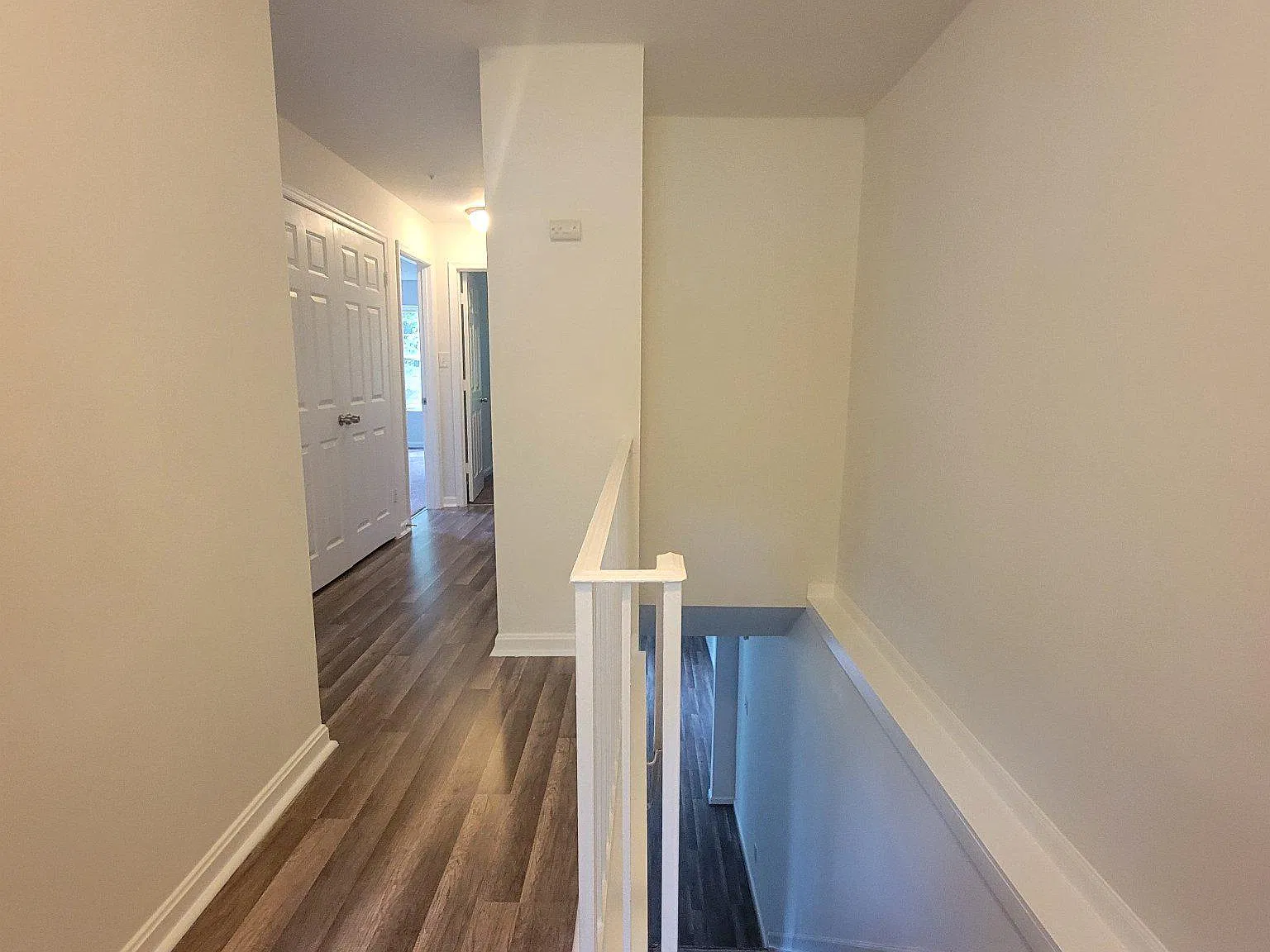3 bed, 1.5 bath, 1461 sqft, $2,300 — Photo 2
