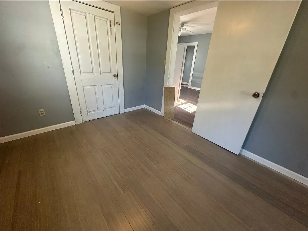 3 bed, 963 sqft, $1,200 — Photo 4