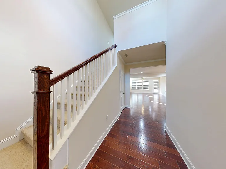 248 Begen St — Photo 1