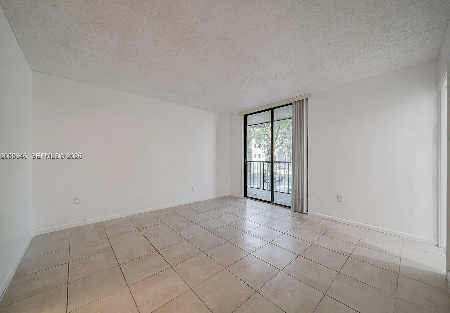 2 bed, 965 sqft, $2,400 — Photo 4