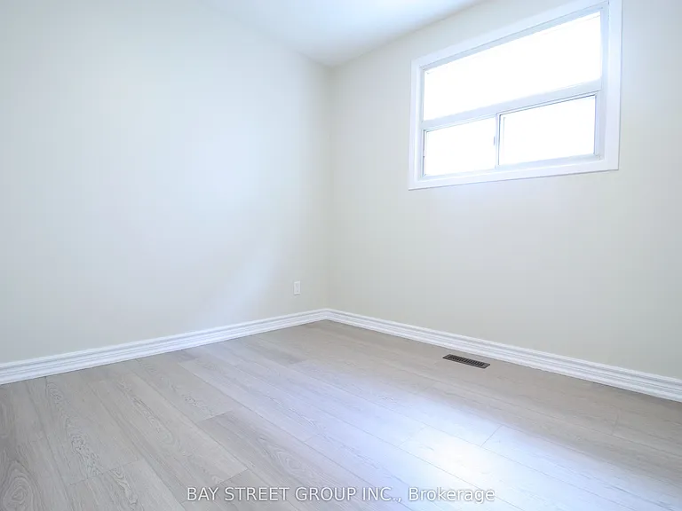 117 Pindar Cres #MAIN FLOOR — Photo 26