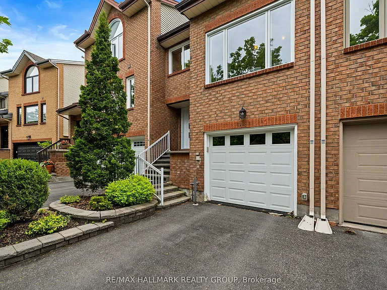 44 Dunbarton Ct — Photo 2
