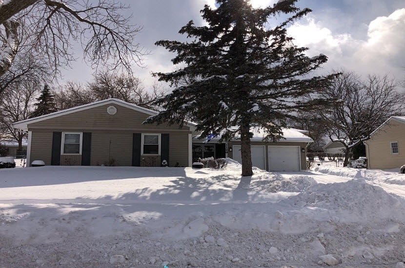 1st image of 1129 Roslyn Ln