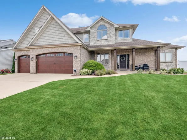 2453 Naples Dr, Valparaiso, IN 46383