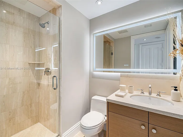 10295 E Collins Ave #1509 — Photo 17