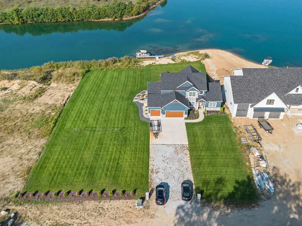 1872 Barron Lake Rd, Niles, MI 49120