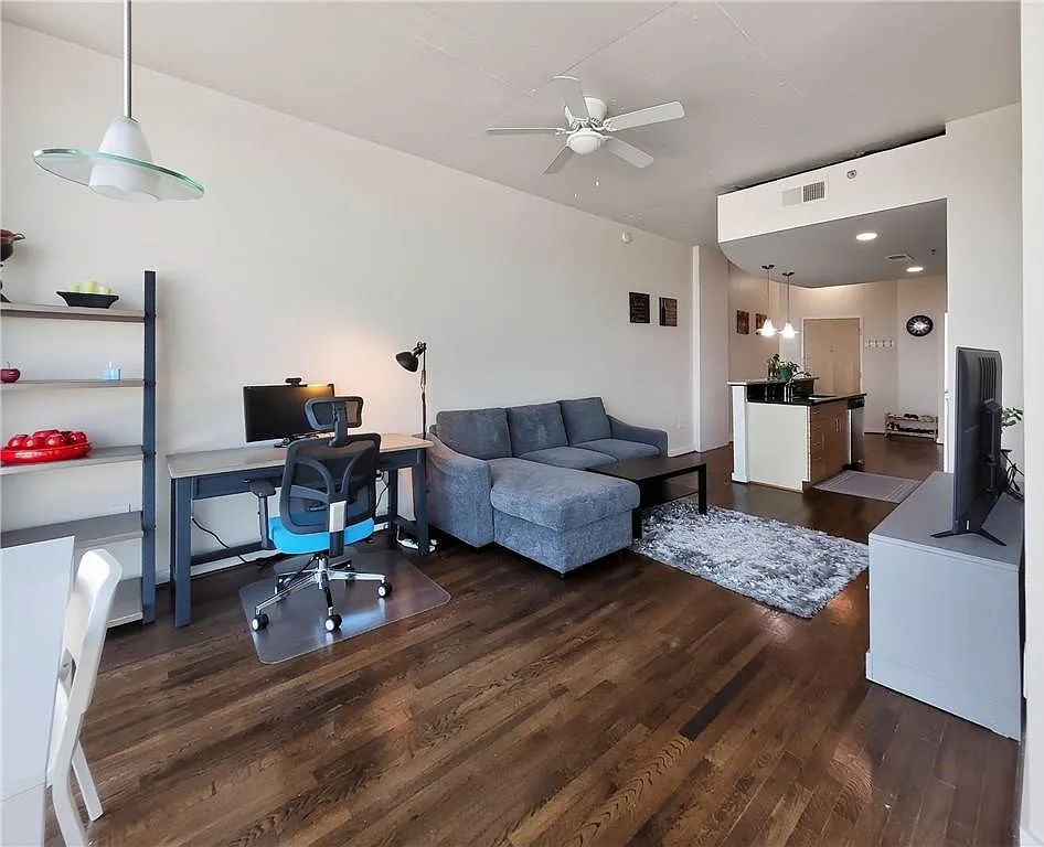 1 bed, 1.0 bath, 816 sqft, $2,050 — Photo 4