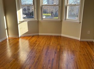 17-22 215th St #1, Bayside, NY 11360