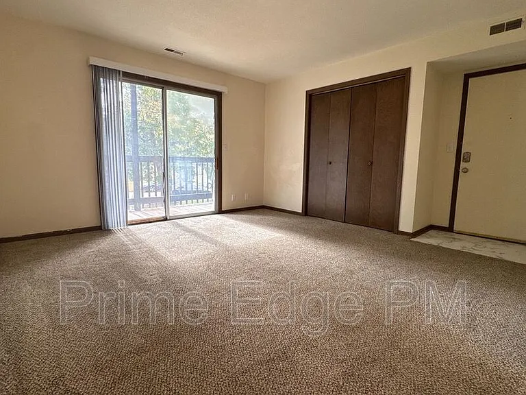 2532 T St #4 — Photo 5