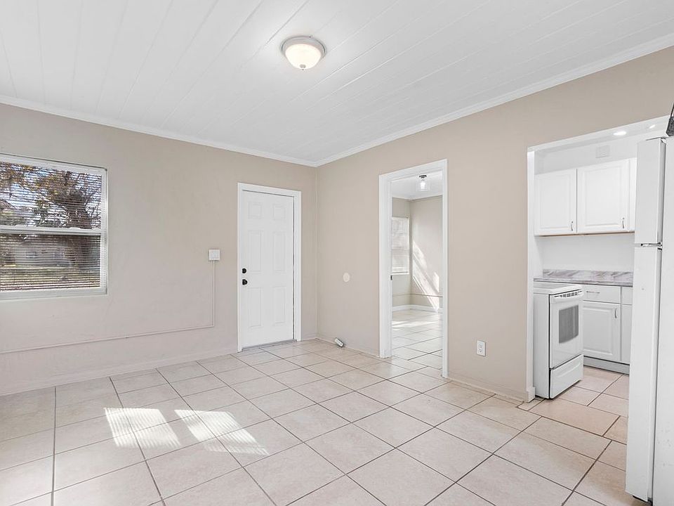 2nd image of 602 Texas Ct APT B