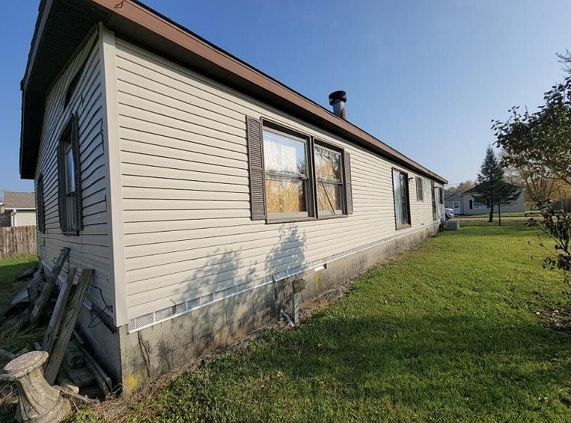 2nd image of 206 S Oak St
