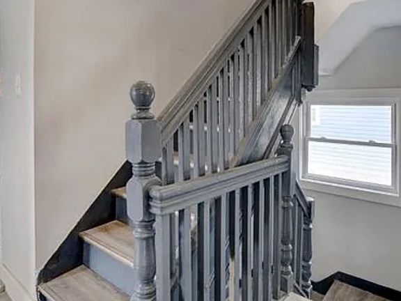 3rd image of 126 Sanford St Floor 2