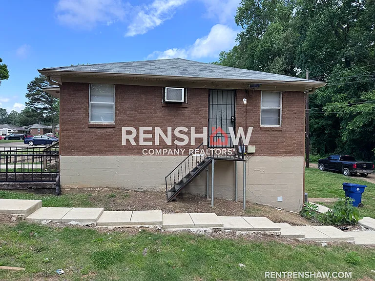 92 Navy Dr E — Photo 13