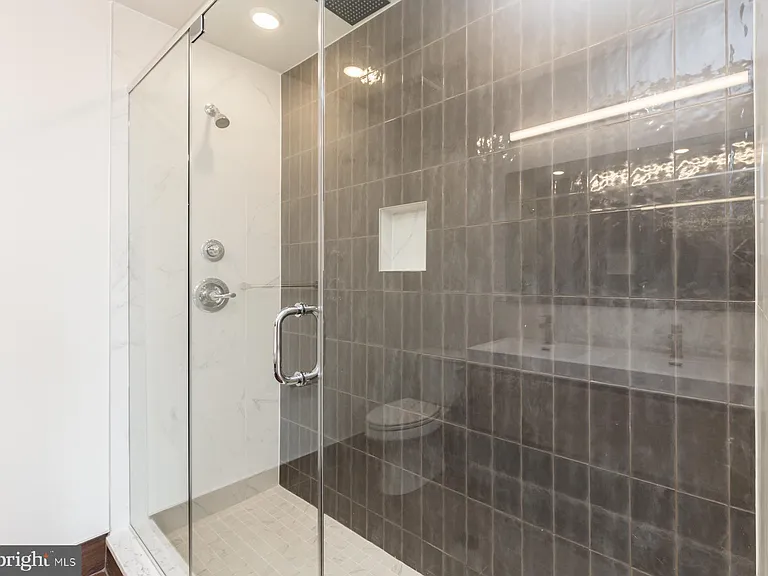806 N Burns St #1 — Photo 8