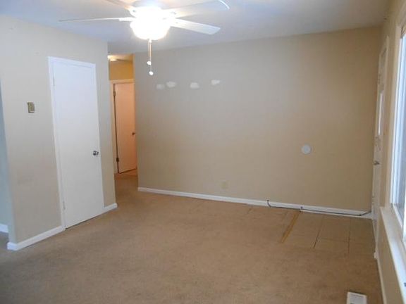 LR TO BEDROOMS