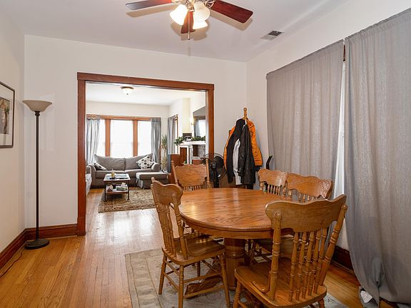 3rd image of 2436 W Diversey Ave