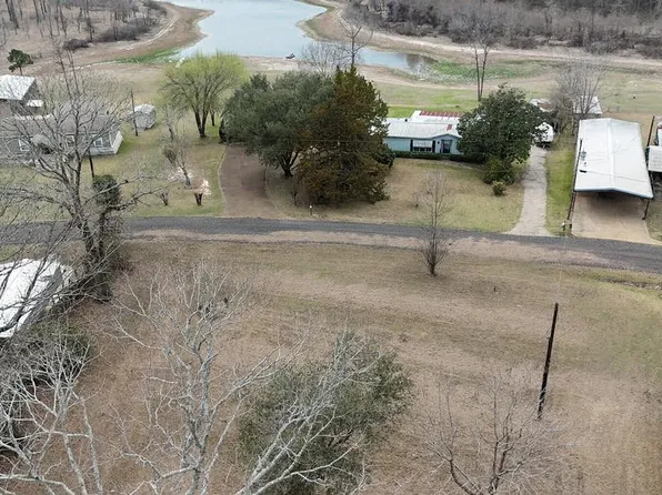 758 County Road 437, Bronson, TX 75930