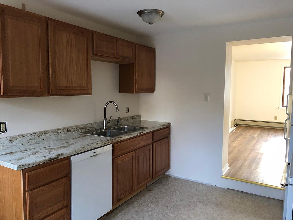 1st image of 20 Lilac Ln #1-C