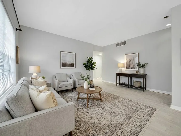 2822 Briarhurst Dr #45 — Photo 1