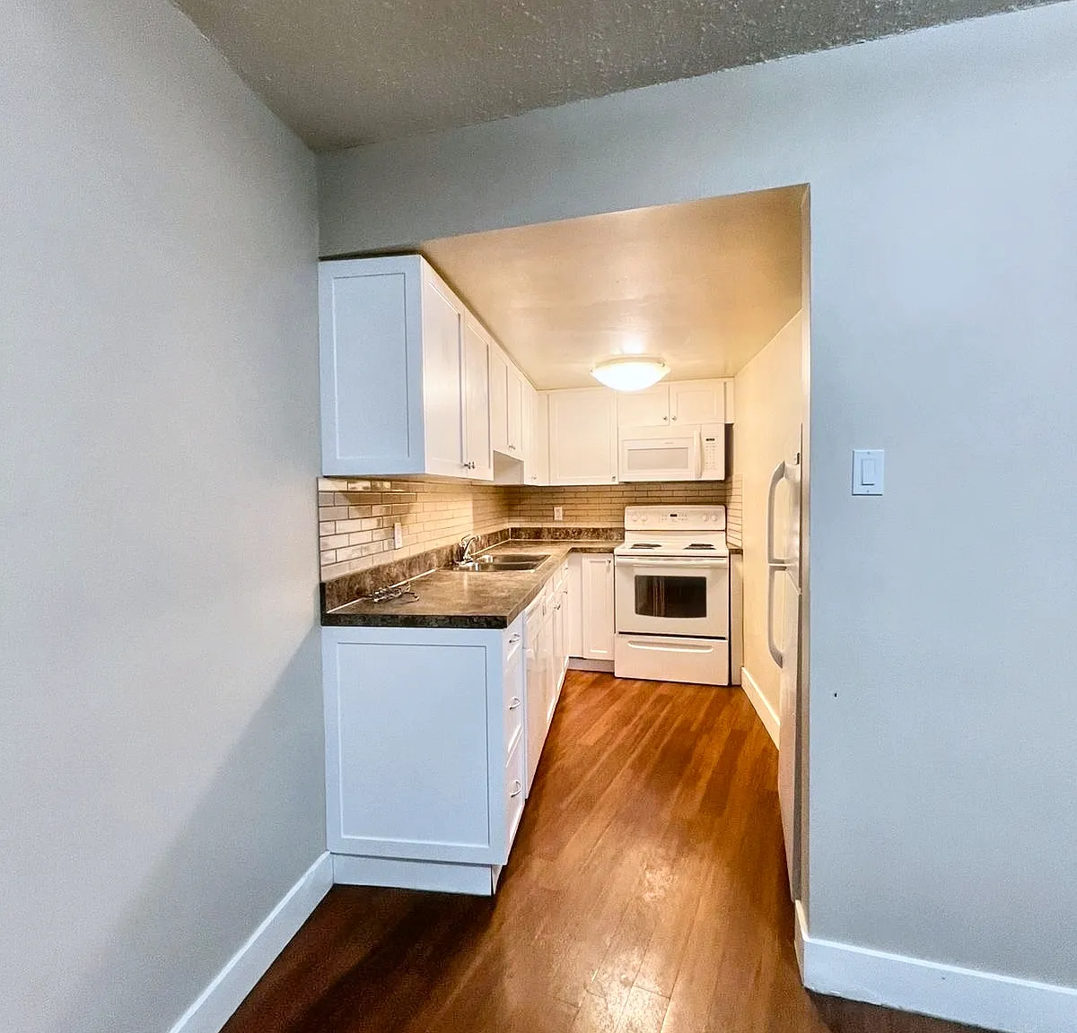 Heritage House Apartments — Photo 3