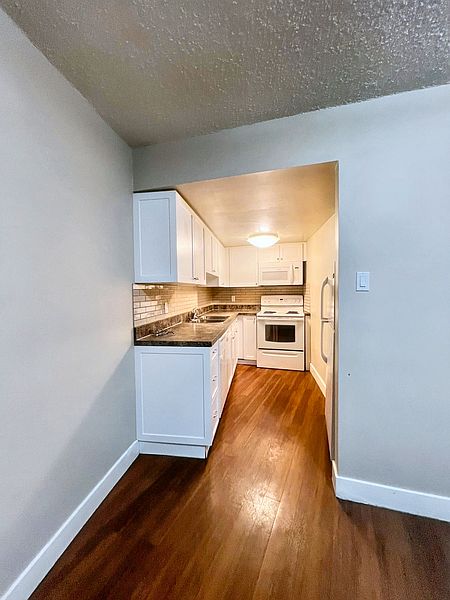 Calgary Apartment for rent - 1 Bedroom — photo 2