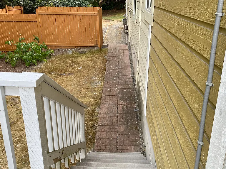3rd Side Entrance