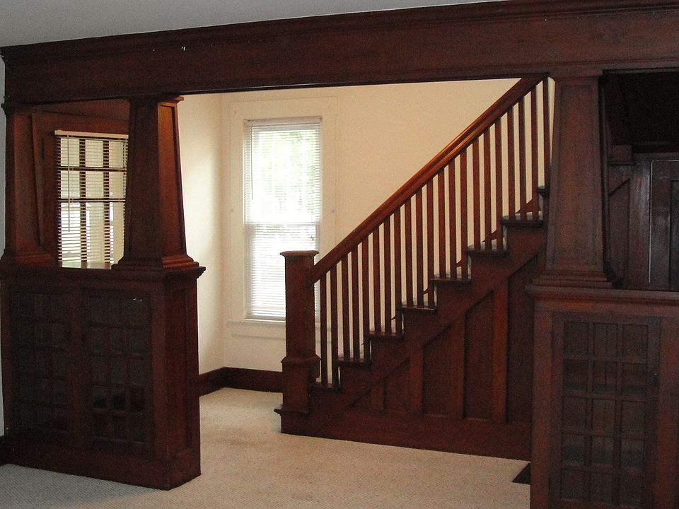 2nd image of 289 W Spring St APT 1