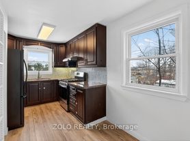20 Bridesburg Dr, Toronto, ON