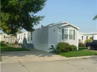 142 Menlo Park Dr, Belleville, MI 48111