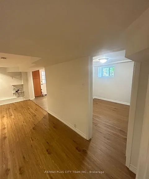686 Sammon Ave #BASEMENT — Photo 9