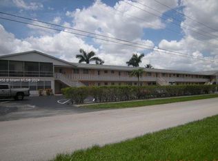 960 Crystal Lake Dr APT 203, Pompano Beach, FL 33064