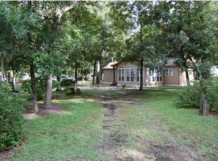 26 Wildwood Dr, Freeport, FL 32439