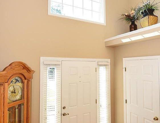 2nd image of 1206 Glastonbury Way