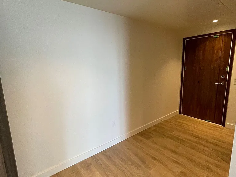 85 McMahon Dr #2215 — Photo 6