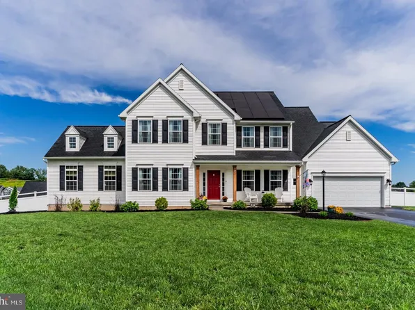 887 Ashfield Dr, Carlisle, PA 17015