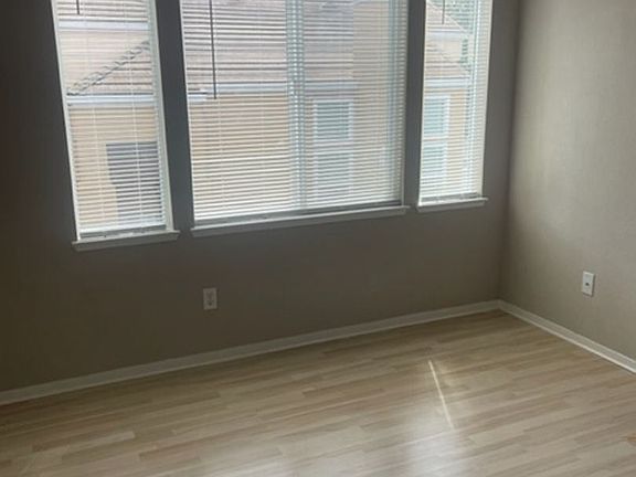 3rd image of 6993 Rodling Dr Unit G