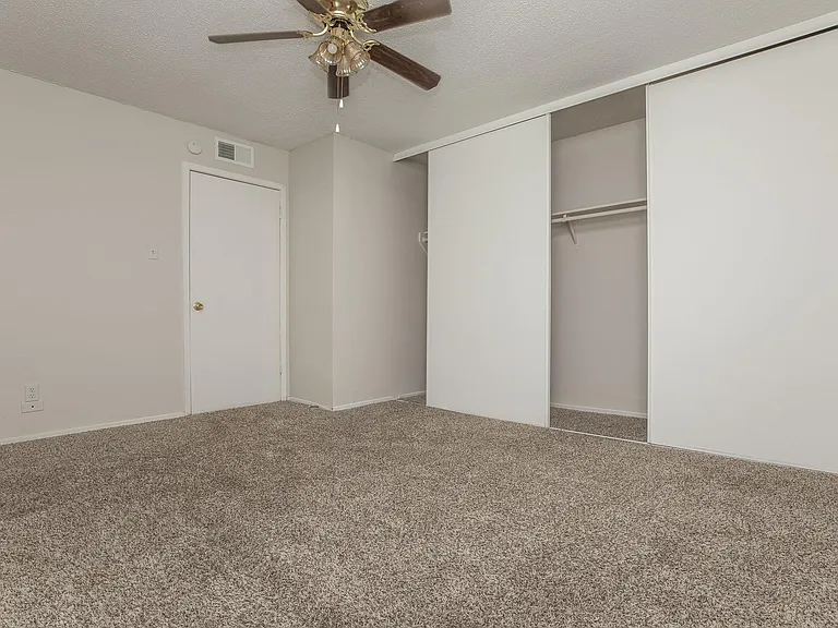 Bel Air Estates — Photo 40