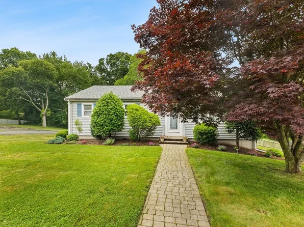 114 Cypress Dr, Swansea, MA 02777