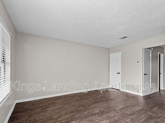 5th image of 306A Kings Way Dr